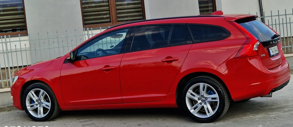 Volvo V60 cena 44700 przebieg: 221000, rok produkcji 2014 z Pionki małe 562